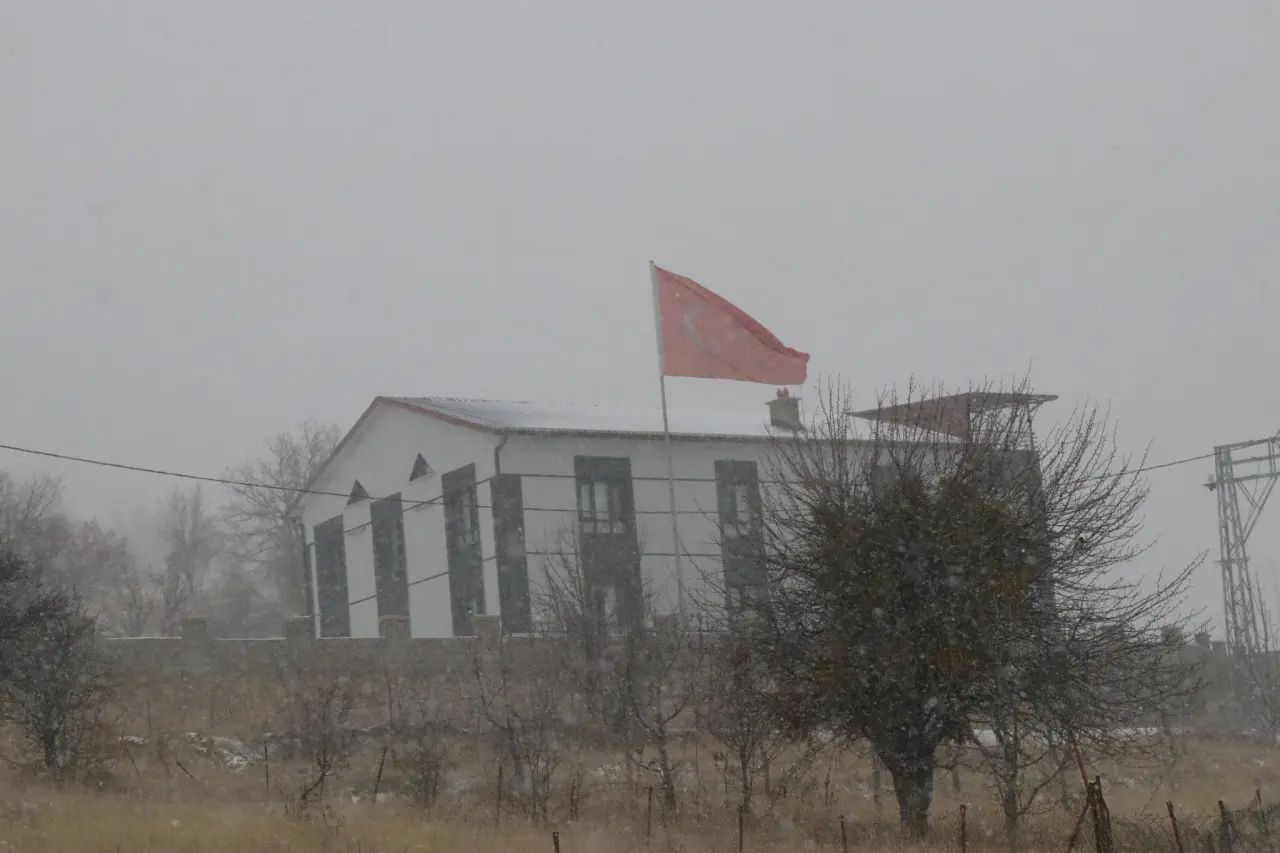 Konya'ya kış geldi: Kar yağışının en güzel kareleri çekildi 4