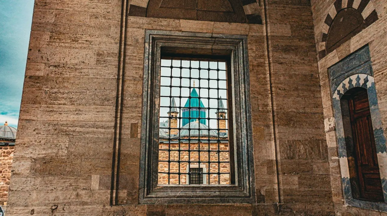 Konya’da dört fil ayağı üzerine inşa edilen yapı: 800 yıldır ayakta 7