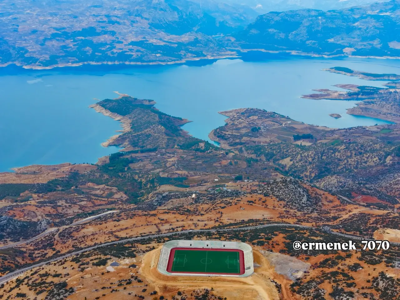 Konya'nın yanı başında bulunuyor: Turkuaz sular stadyuma eşlik ediyor 10