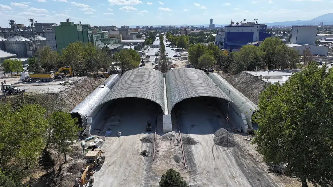 Konya'nın merakla beklediği köprü açılıyor: Marangozlar final yaptı 1