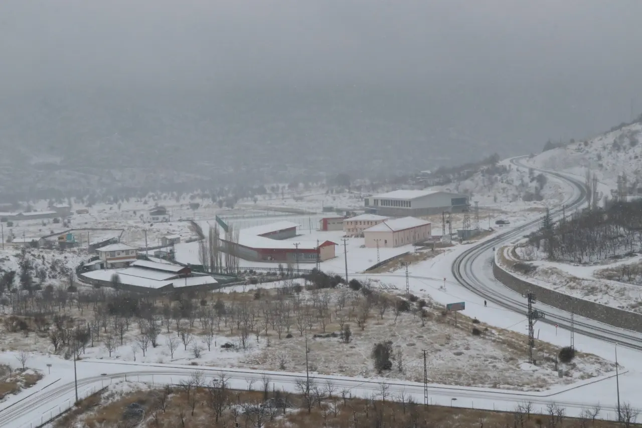 Konya'ya kış geldi: Kar yağışının en güzel kareleri çekildi 7
