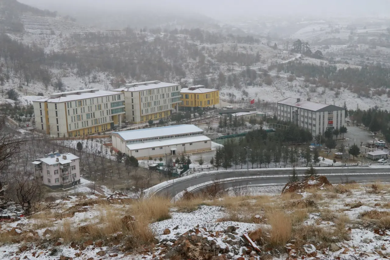 Konya'ya kış geldi: Kar yağışının en güzel kareleri çekildi 11