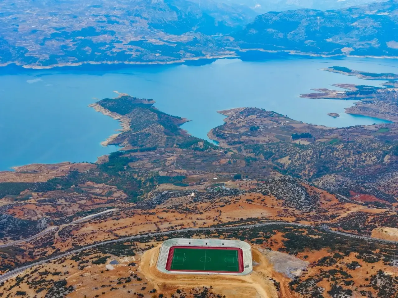 Konya'nın yanı başında bulunuyor: Turkuaz sular stadyuma eşlik ediyor 6
