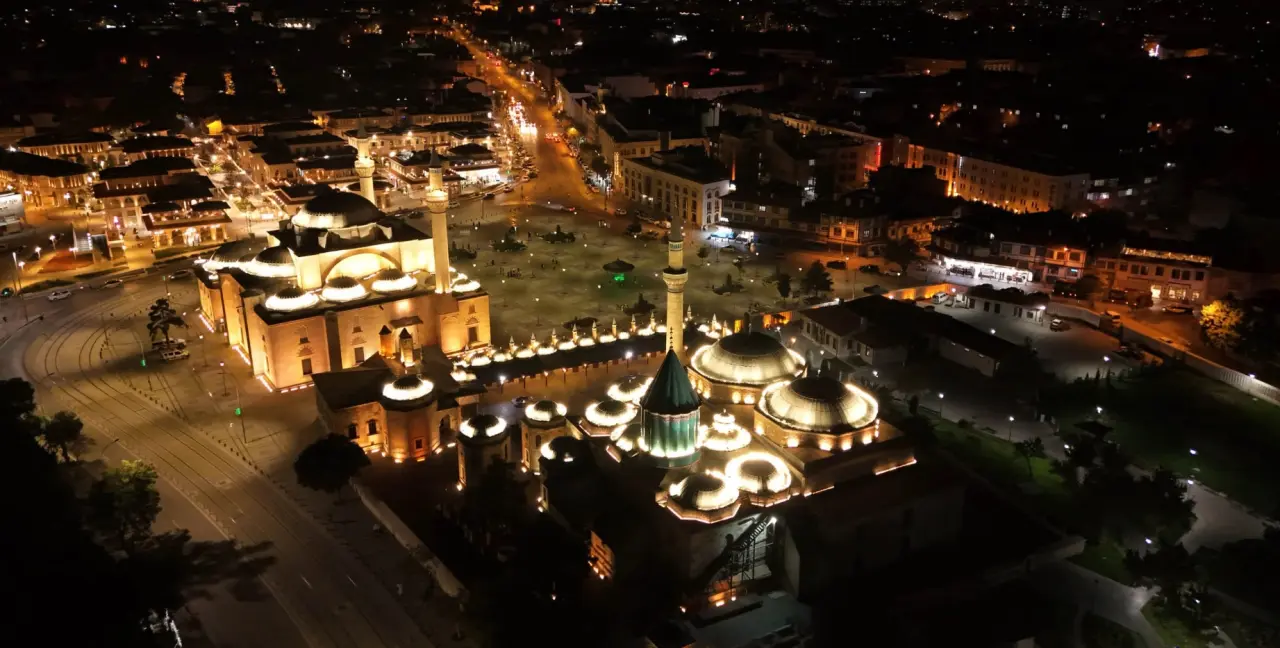 Konya’da dört fil ayağı üzerine inşa edilen yapı: 800 yıldır ayakta 5