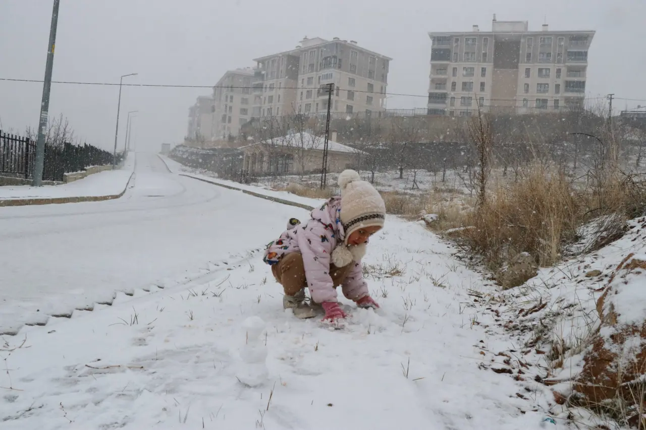 Konya'ya kış geldi: Kar yağışının en güzel kareleri çekildi 6