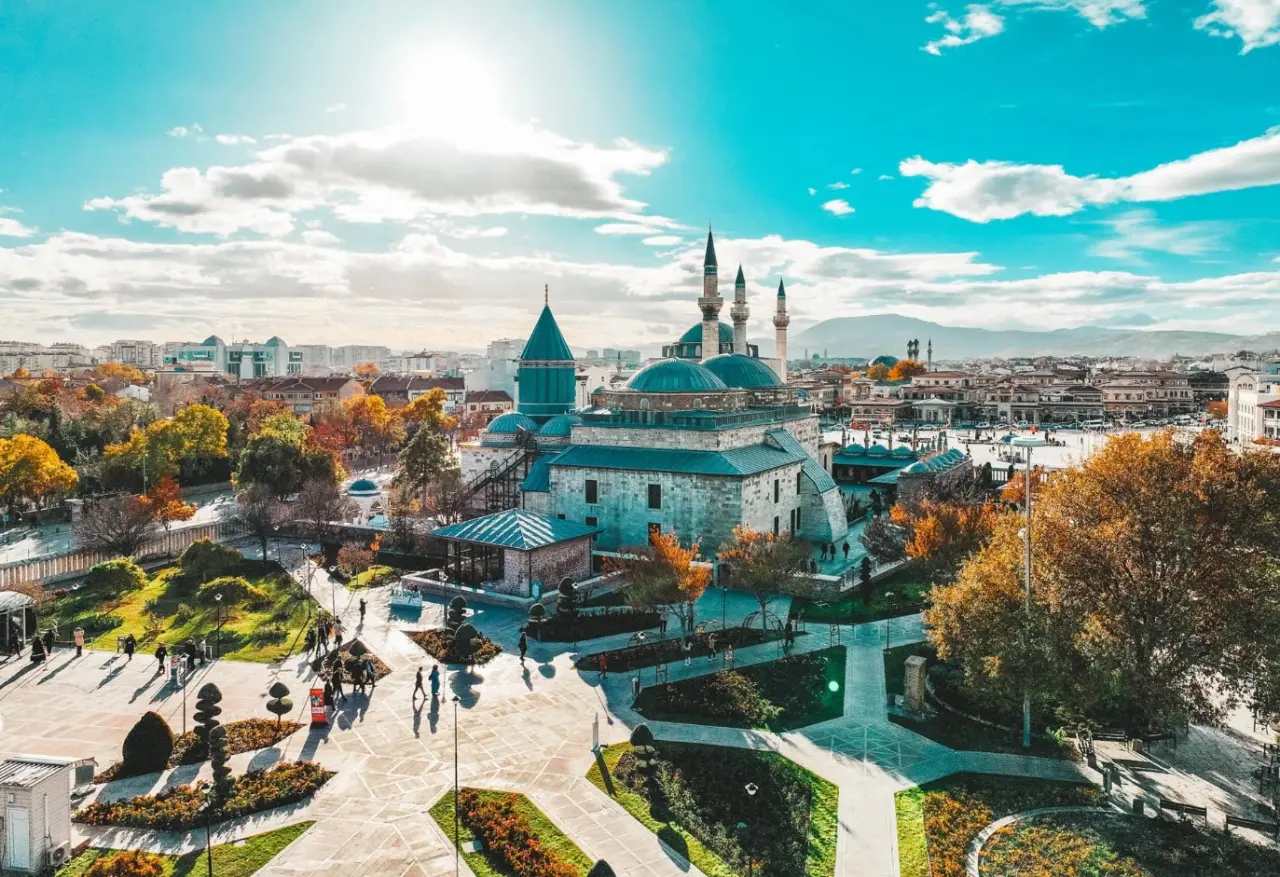 Konya’da dört fil ayağı üzerine inşa edilen yapı: 800 yıldır ayakta 6