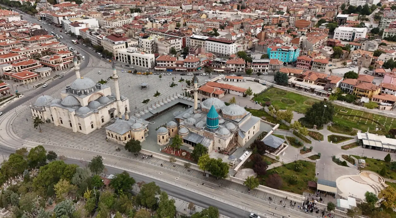 Konya’da dört fil ayağı üzerine inşa edilen yapı: 800 yıldır ayakta 14