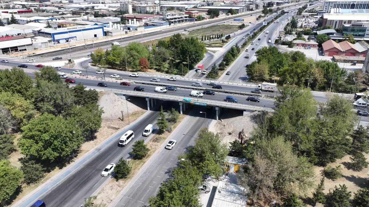 Konya'nın merakla beklediği köprü açılıyor: Marangozlar final yaptı 8