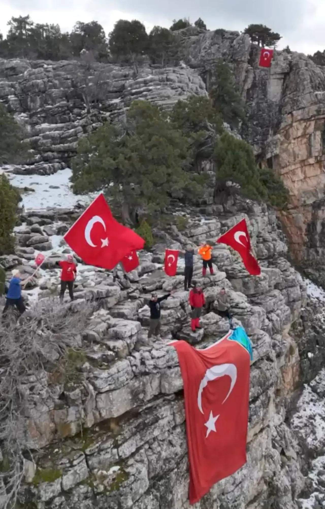 Konya'da kral hareket: Kurt Kayalarına bayrak için tırmandılar 11