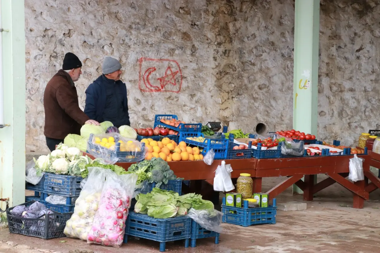 Konya’da pazarcıların zorlu mesaisi: Kış en çok onları yoruyor 8