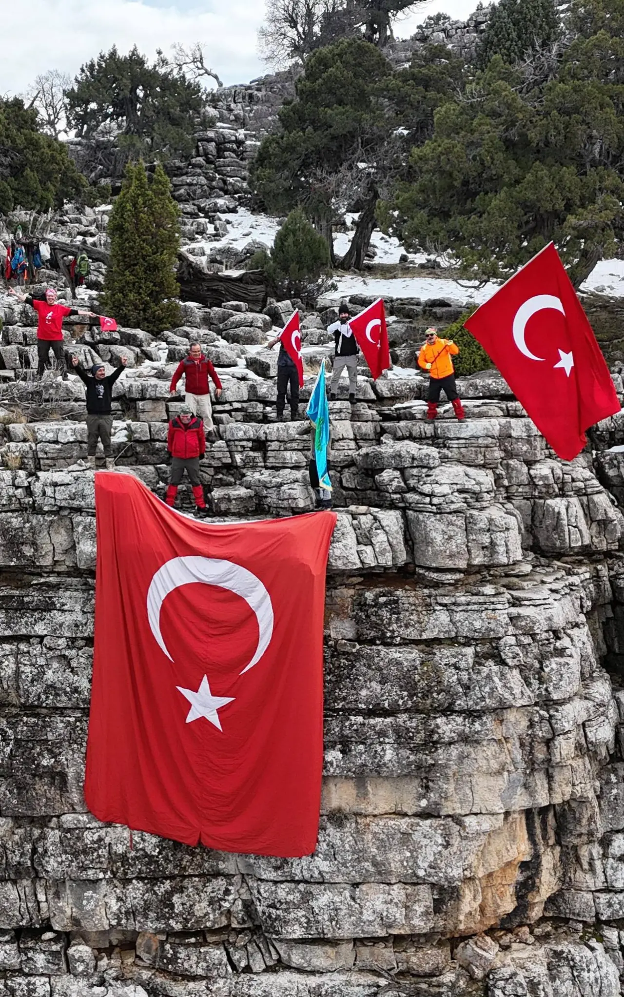 Konya'da kral hareket: Kurt Kayalarına bayrak için tırmandılar 12