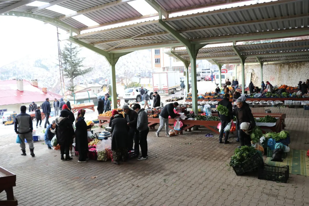 Konya’da pazarcıların zorlu mesaisi: Kış en çok onları yoruyor 4