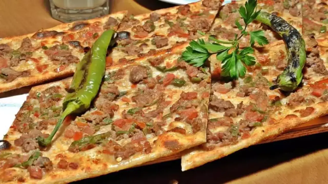 Konya’nın meşhur lezzeti bin TL oldu: Menüler görücüye çıktı 5