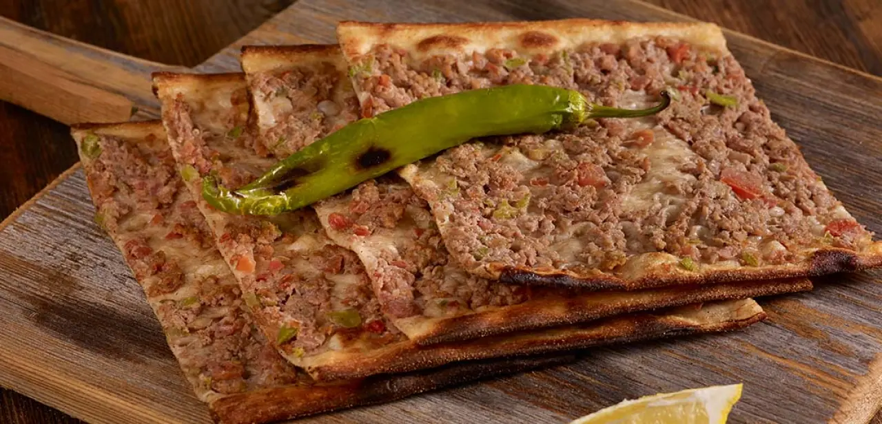 Konya’nın meşhur lezzeti bin TL oldu: Menüler görücüye çıktı 4