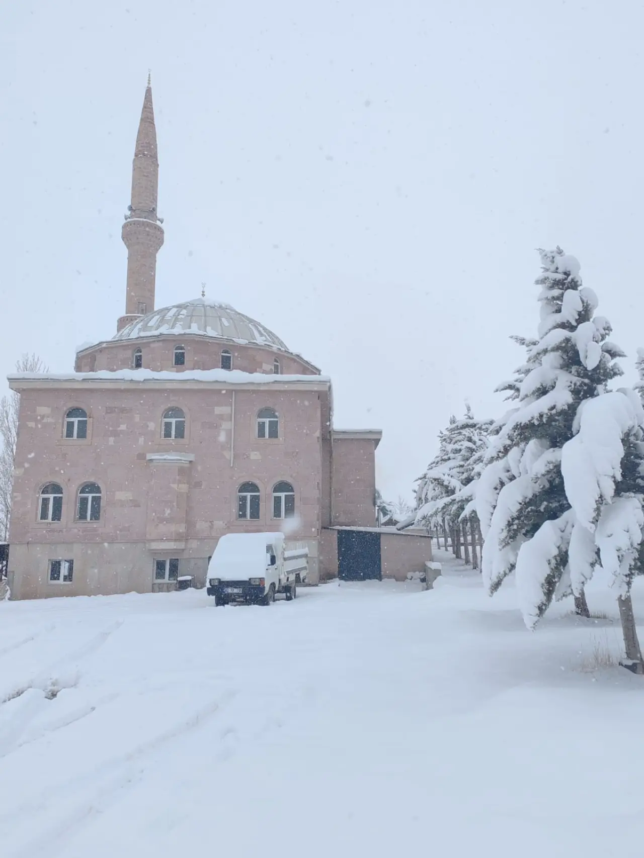Konya'ya yağan kar yarım metreyi aştı: Sistemin yıldızı oldu 3