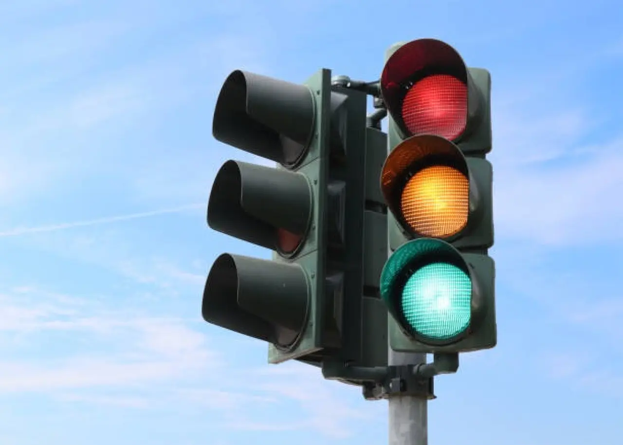 Trafik ışıklarındaki gizemli siyah kutular ceza mı kesiyor 1