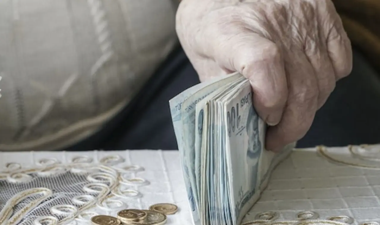 Emeklinin 2026 bayram ikramiyesi tutarı belli oldu 2