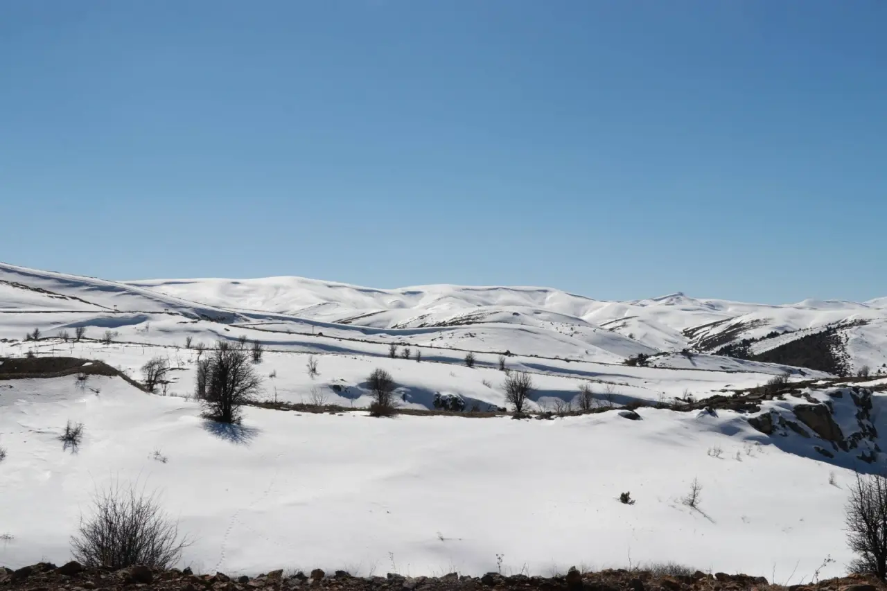 Konya’nın zirveleri baharı karşılıyor: Güneş ve kar yan yana 2