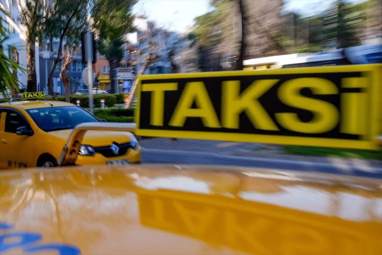 Taksilerde 45 yıllık düzen resmen değişti 2