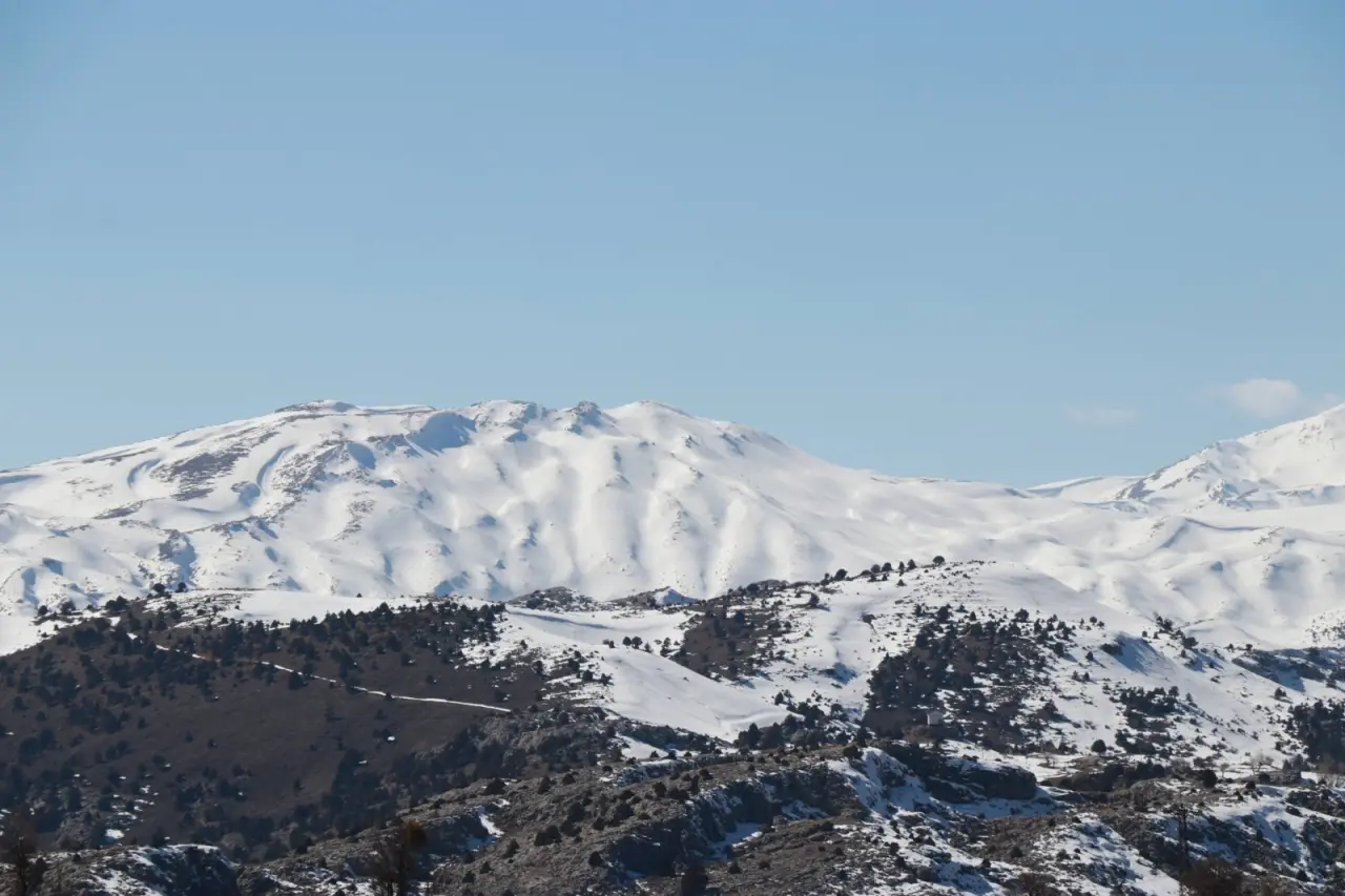Konya’nın zirveleri baharı karşılıyor: Güneş ve kar yan yana 6
