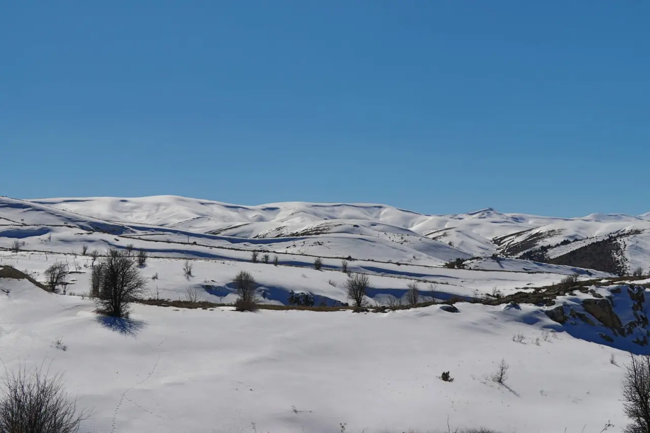 Konya’nın zirveleri baharı karşılıyor: Güneş ve kar yan yana 4