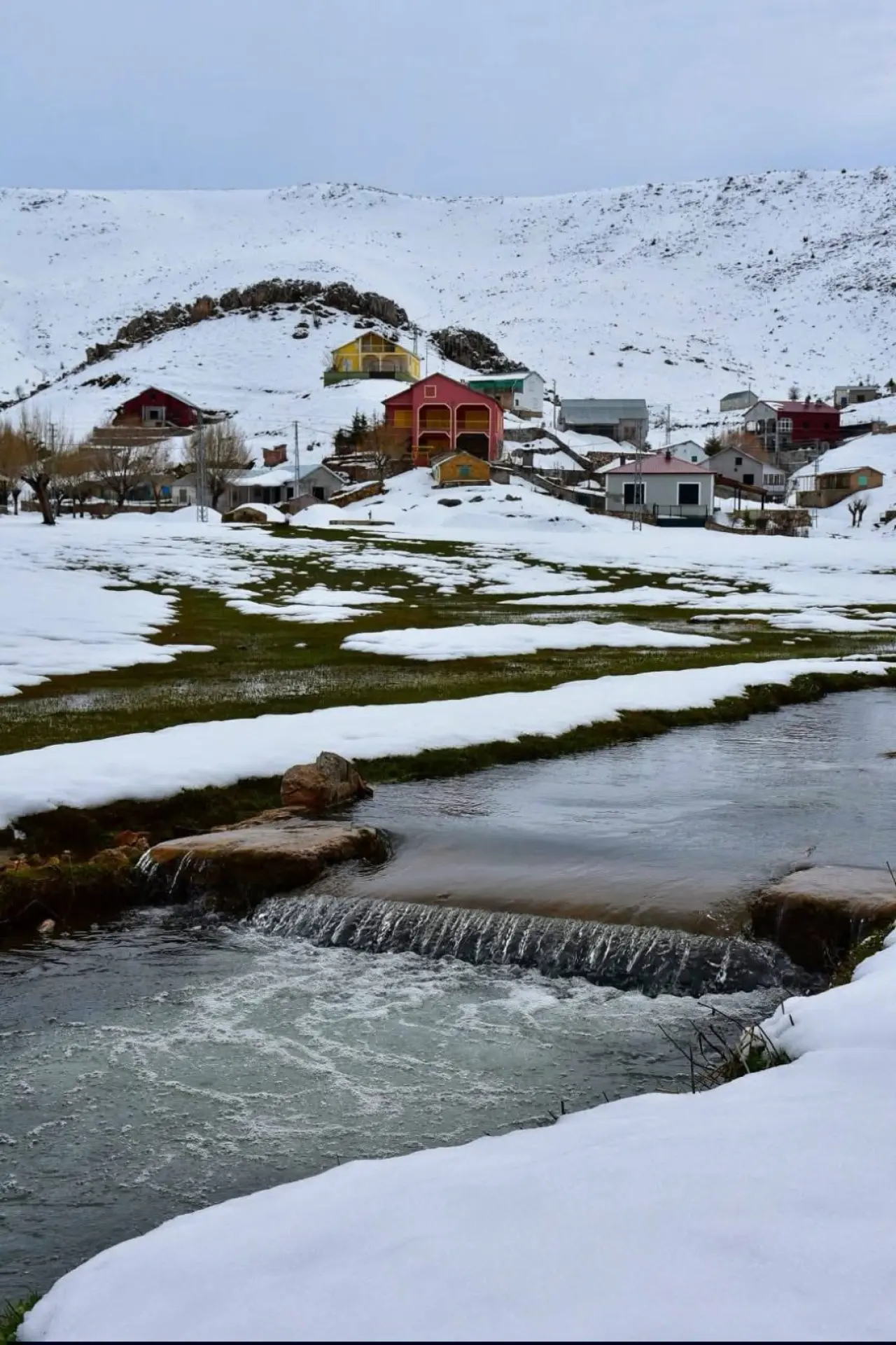 Konya’nın en renkli rotası: Hisarlık beyaz örtüyle baharı karşıladı 9