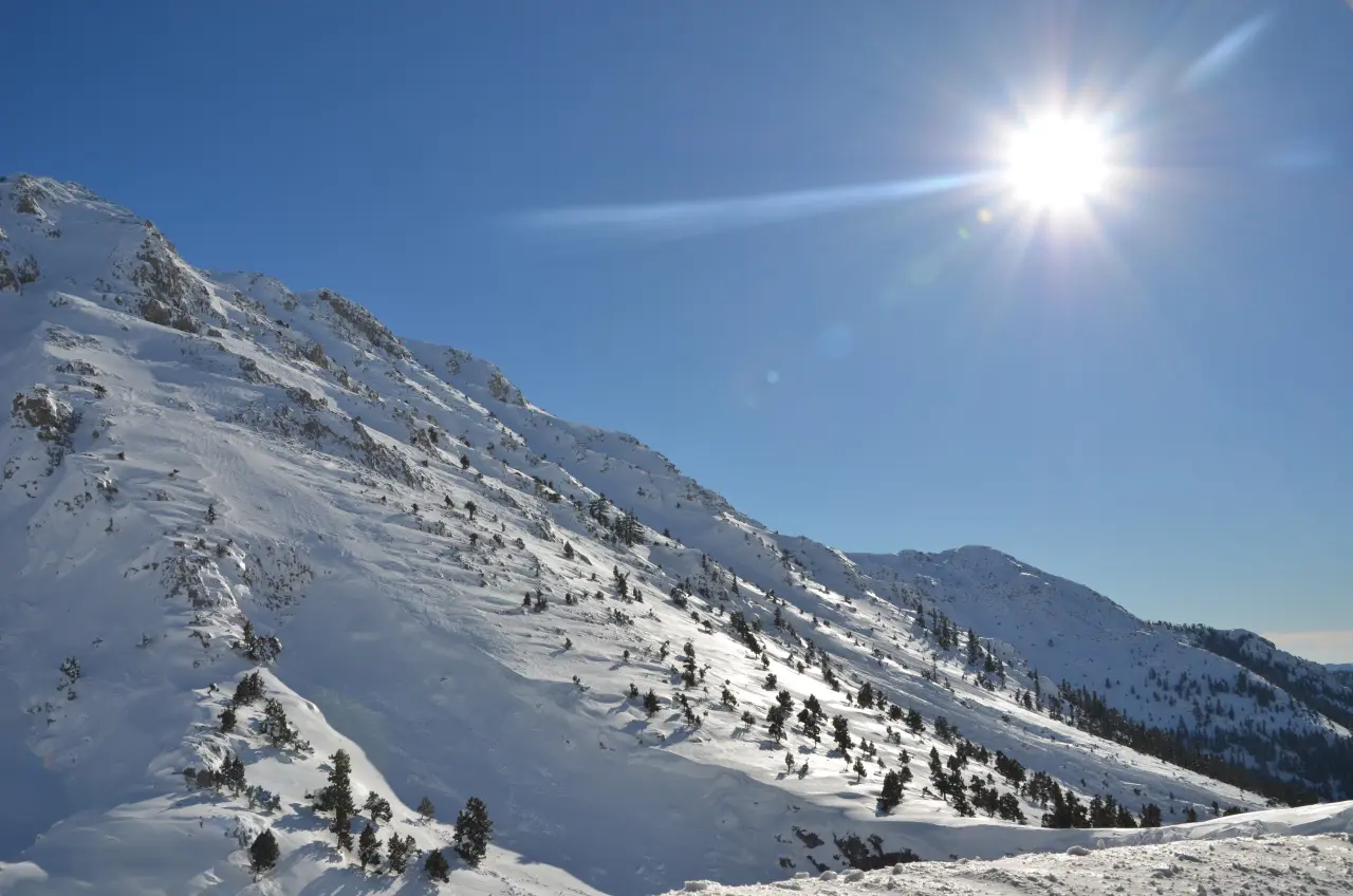 Konya'da kar kalınlığı 25 santimetre oldu: Bahara beyaz çok yakıştı 7