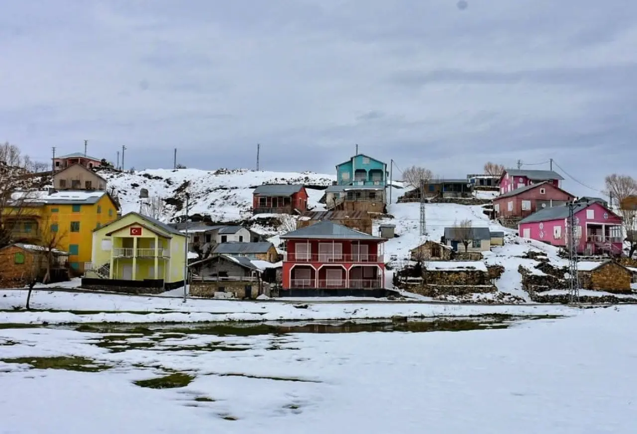 Konya’nın en renkli rotası: Hisarlık beyaz örtüyle baharı karşıladı 4