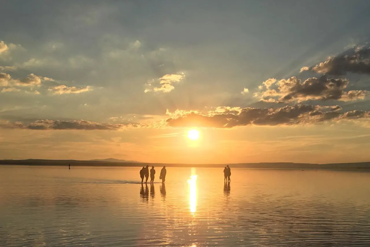 Tuz Gölü'nde gün batımı - Evrensel