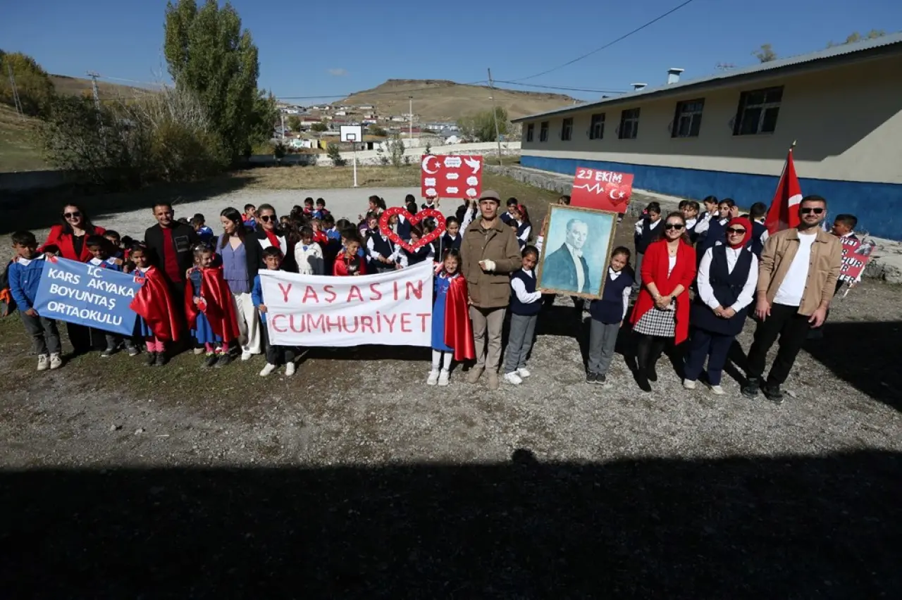 Yurtta Cumhuriyet coşkusu: Sınır köyünden yürekleri ısıtan fotoğraf - 2