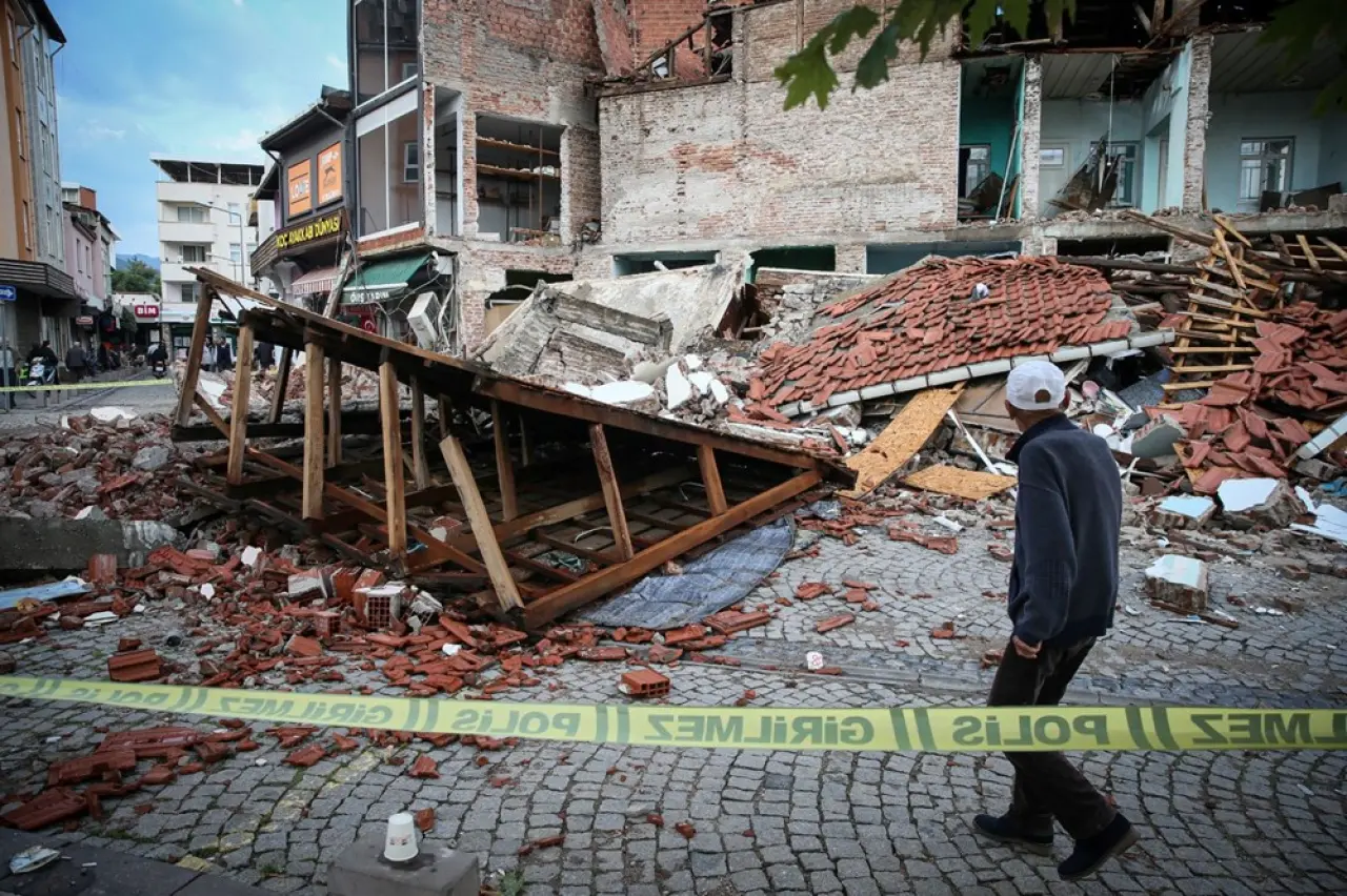 Balıkesir Sındırgı'da son durum | Halk, ikinci geceyi de dışarıda geçirdi - 3