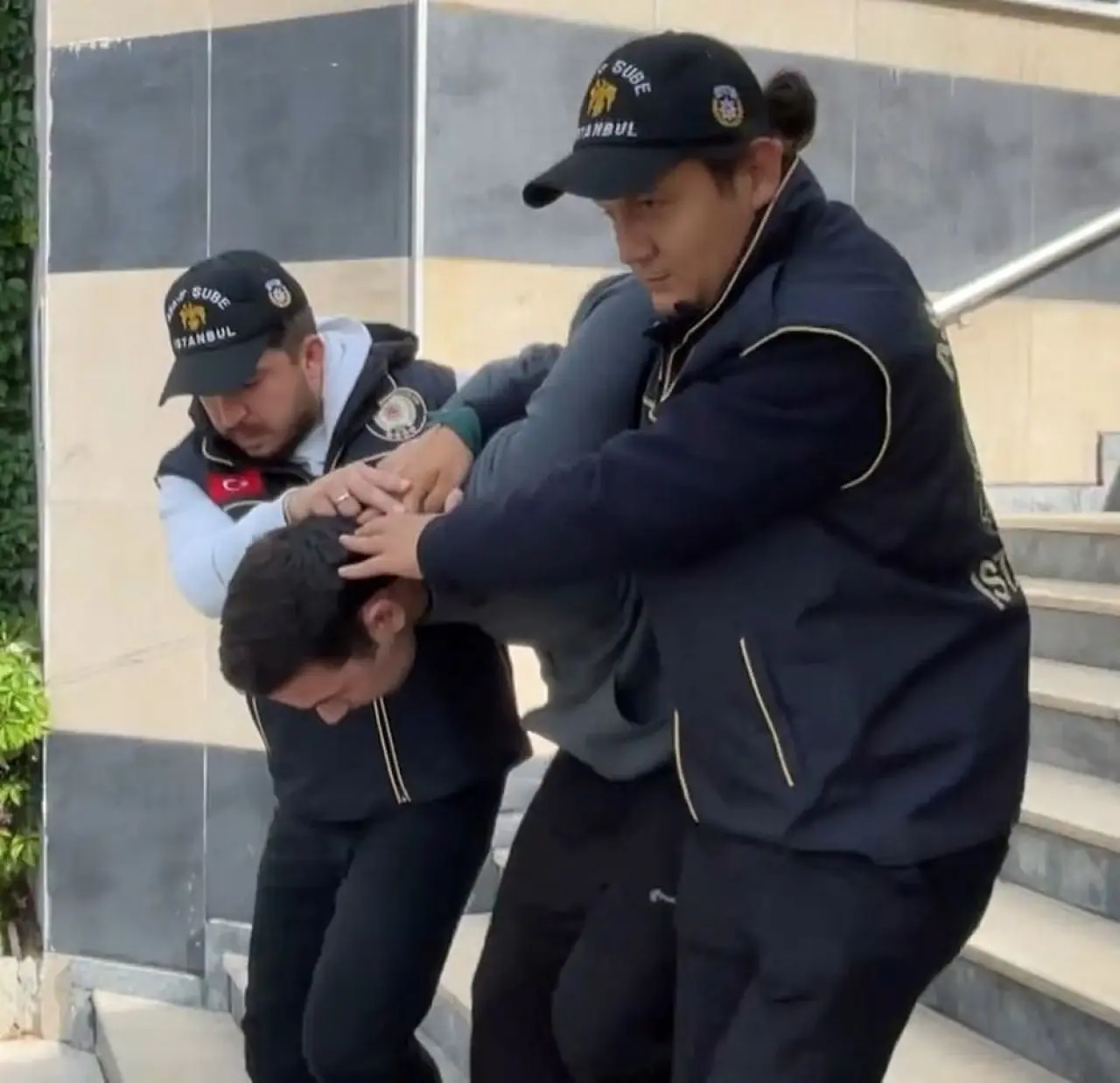 Zıpkınlı saldırgan üç yıl sonra yine geldi, bu sefer öldürdü: Scooterlı katil en yakını çıktı! - 4