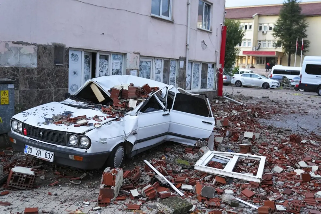 Balıkesir Sındırgı'da son durum | Halk, ikinci geceyi de dışarıda geçirdi - 11