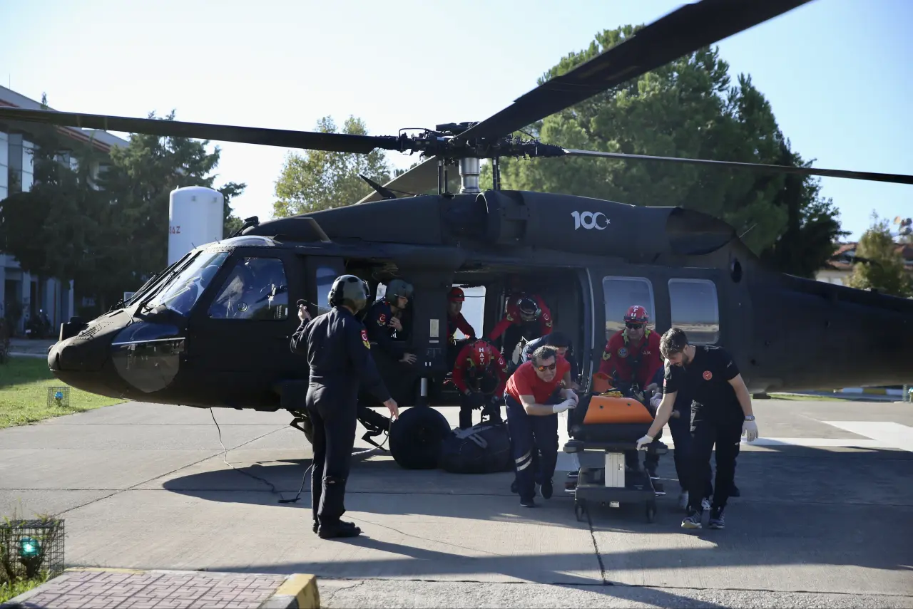 Muğla'da yamaç paraşütünün sonu kötü bitti! 1200 metreden kayalıklara çakıldılar - 1. Resim