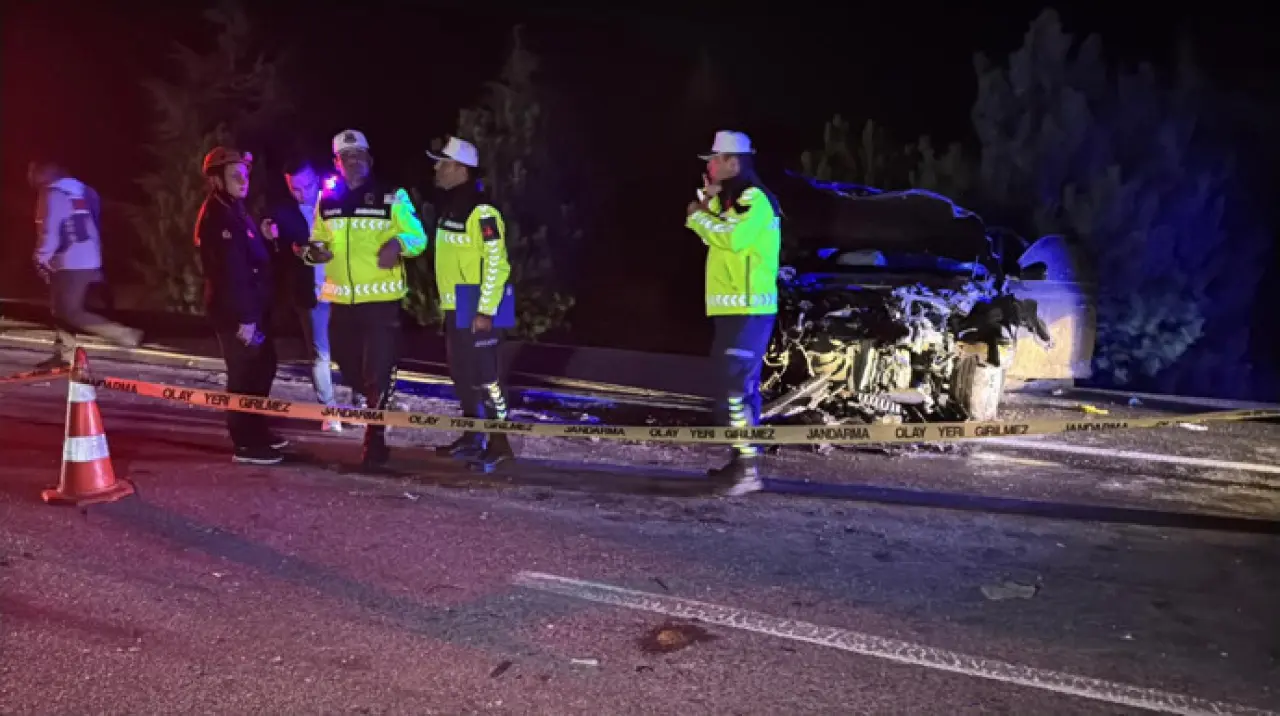 AK Partili vekil Gürcan trafik kazasında yaralandı: 1 ölü, 4 yaralı - Resim : 1