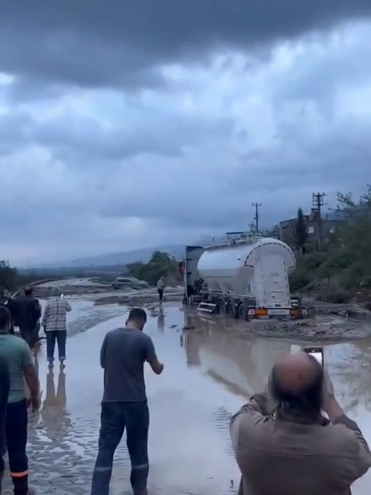 Hatay'da heyelan faciası: Otoyol kapandı - 2