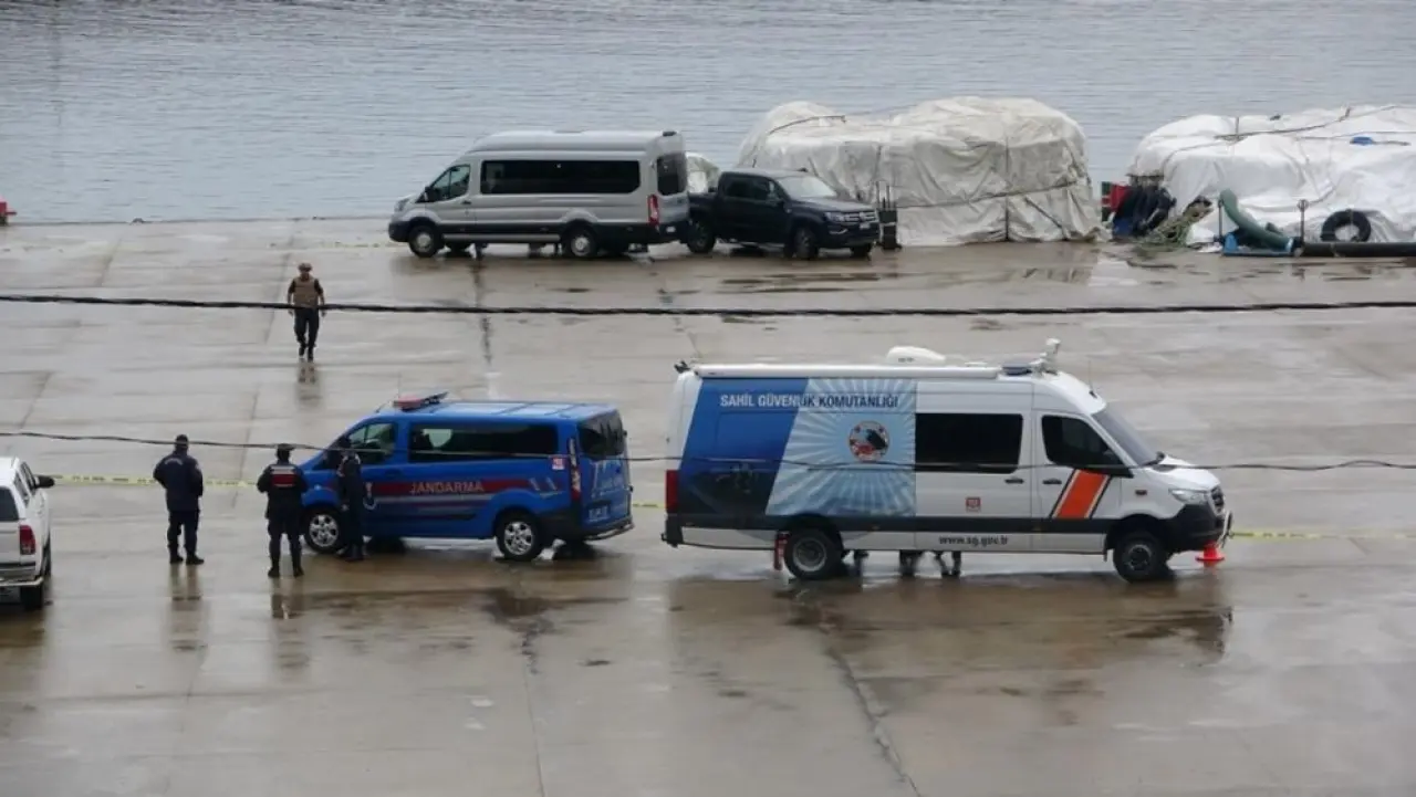 Trabzon'da bomba yüklü deniz aracı alarmı: SAT ekipleri geldi, jammer getirildi - 3