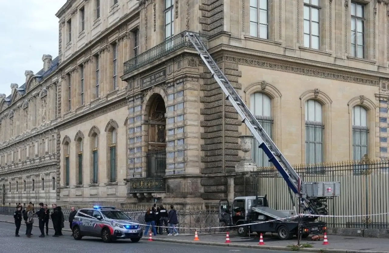 Yüzyılın soygununu geride bıraktı: Louvre Müzesi'nde güvenlik planı nasıl çöktü? - 6