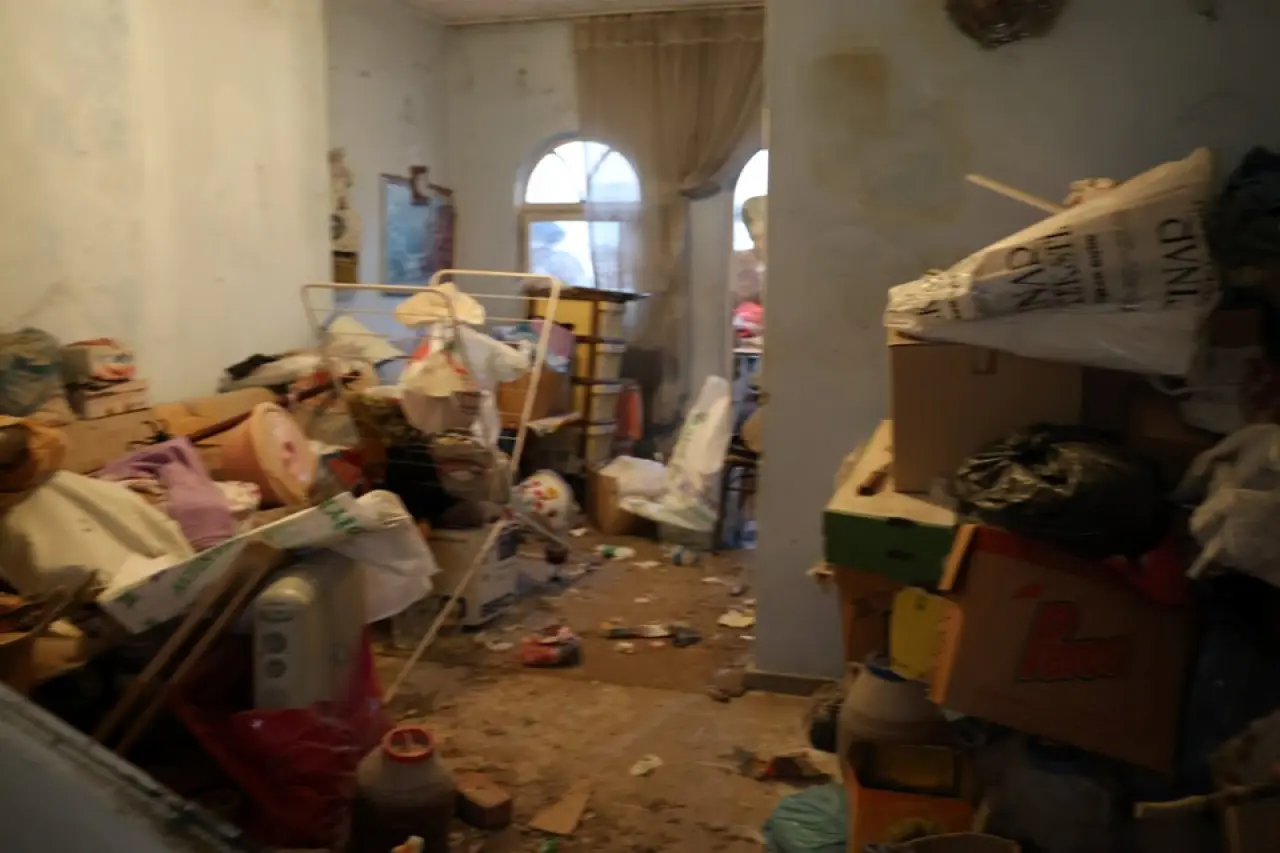 Annesinin cesediyle bir ay yaşadı - 1