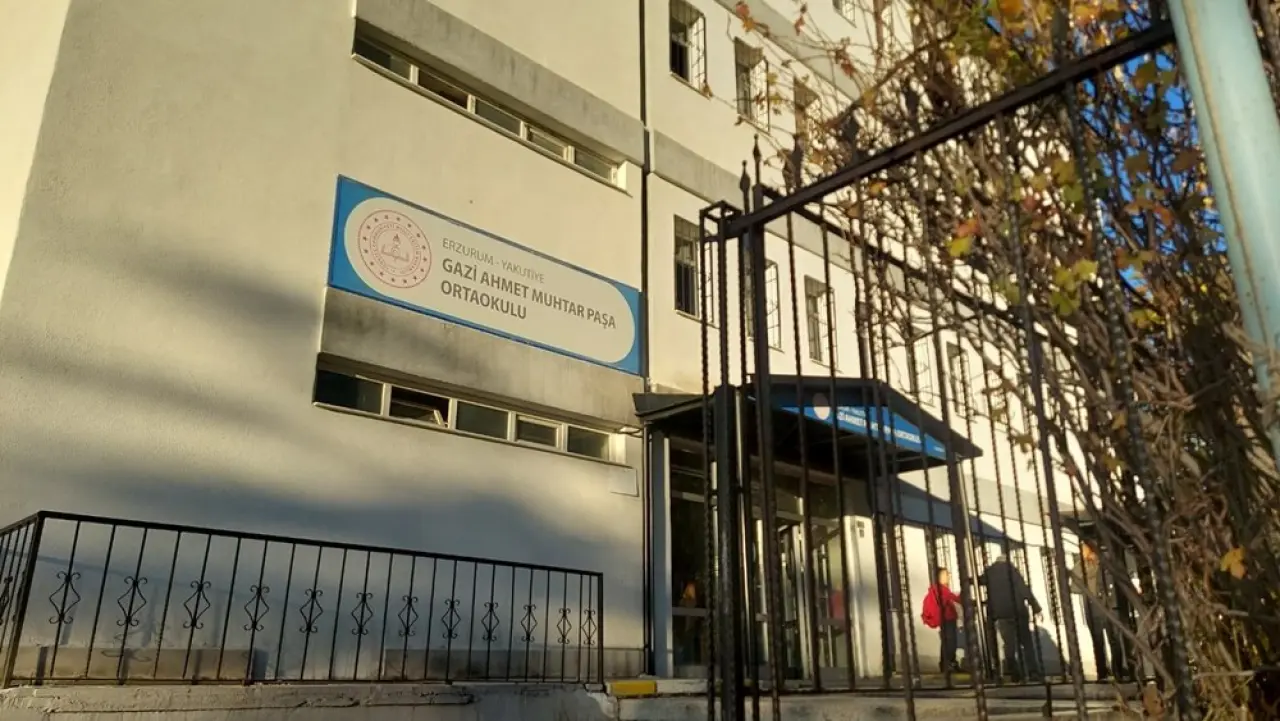 Okul çıkışı izdiham: 23 öğrenci hastaneye kaldırıldı - 1