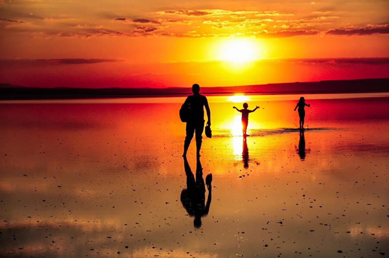 Fotoğrafçıları Tuz Gölü'nde bu kez kuraklık ve sessizlik karşıladı