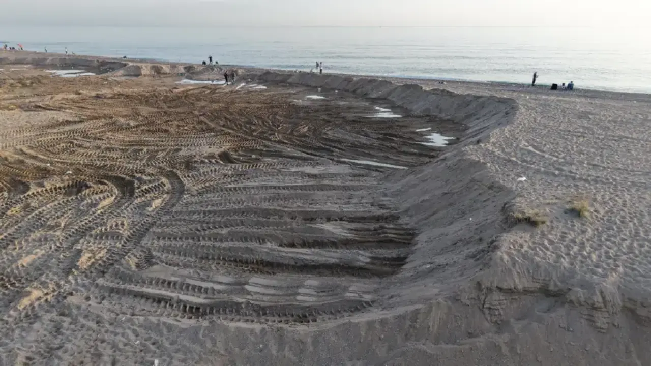 Sahillerde kum hırsız alarmı! Bölgeden tonlarca kum çalıyorlar 4