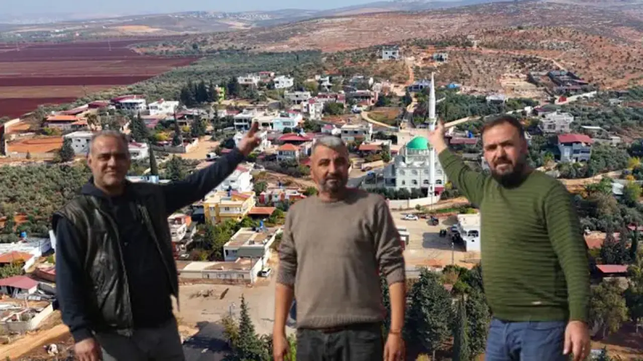 Bu mahallede öğretmen ve imam dışında herkesin soyadı aynı. Çocuklara numara verdiler