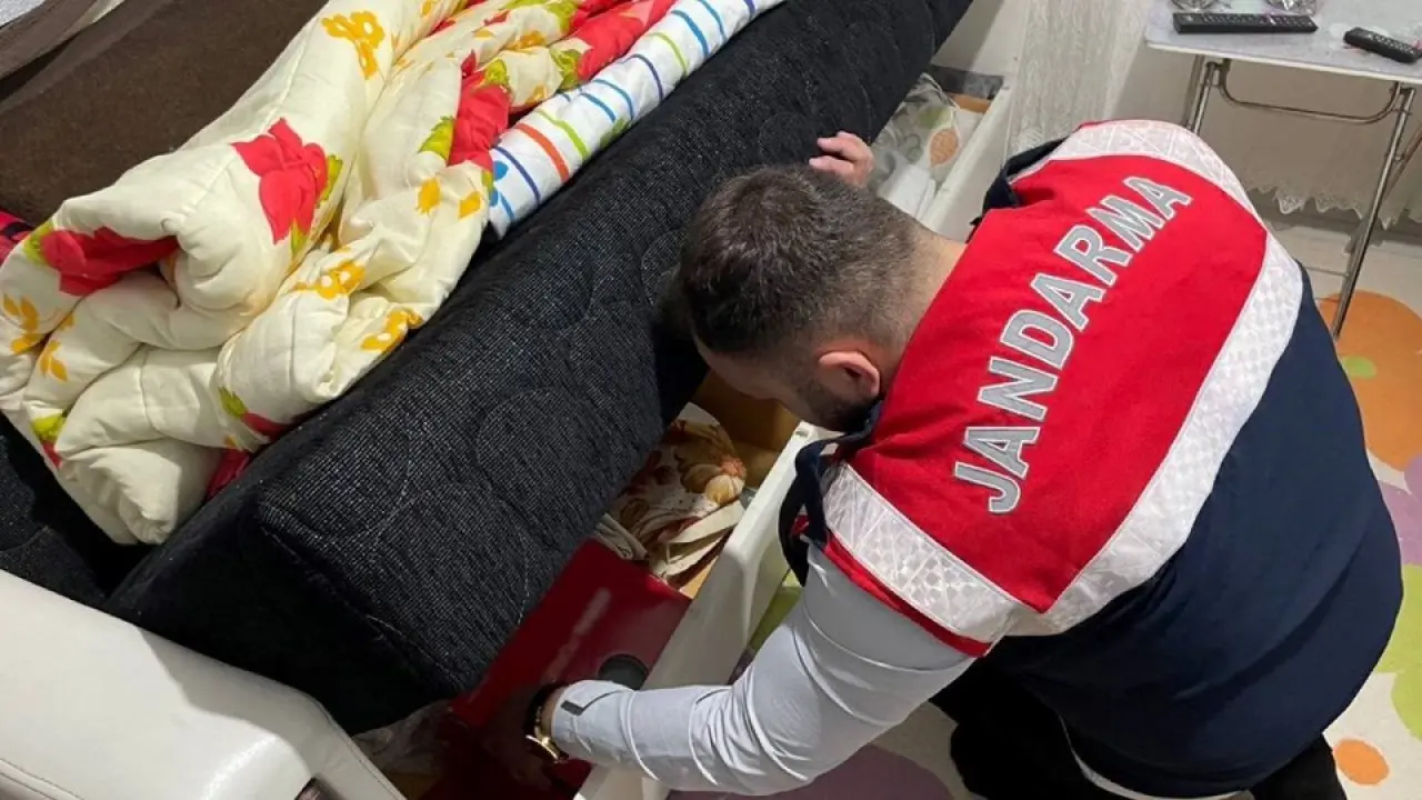 MİT'ten kişisel verileri çalanlara operasyon - 1