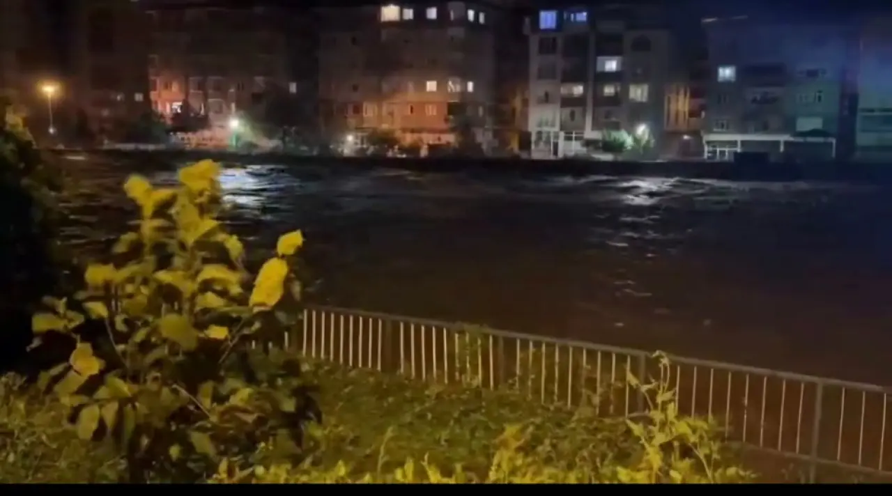 Rize'de şiddetli yağış: Sel, su baskını ve heyelan - 1