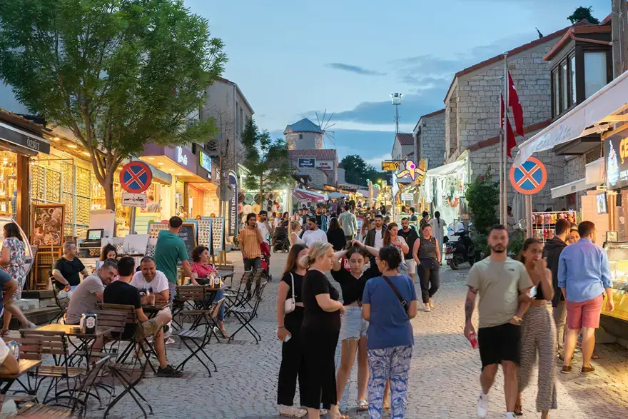 Alaçatı'da dudak uçuklatan hesap: Tam 870 bin lira! 