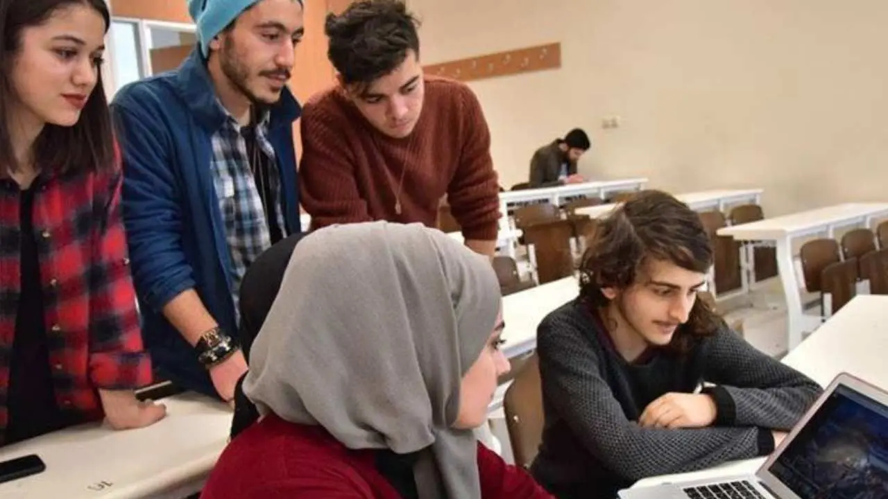 LGS puan ortalamasına göre İstanbul'un en iyi 22 lisesi! İlk dört 500 taban puana sahip - Sayfa 8