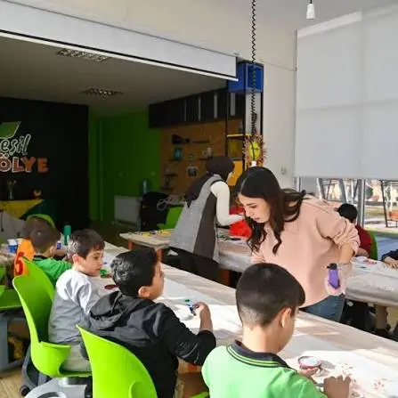Çevreye Duyarlı Nesiller Selçuklu'da Yetişiyor Selçuklu Belediyesi, sıfır atık konusunda farkındalık oluşturmak ve çevre bilincini toplumun her kesimine ulaştırmak için çeşitli projeler yürütüyor. Bu kapsamda SETAP çatısı altında Yeşil Atölye'de ...