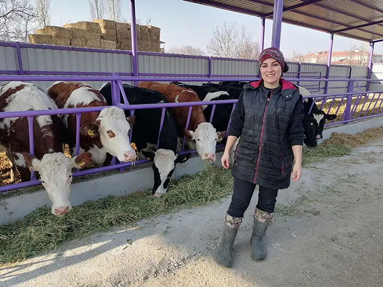 Konya'da üniversite mezunu kadın girişimci devlet desteğiyle çiftlik kurdu