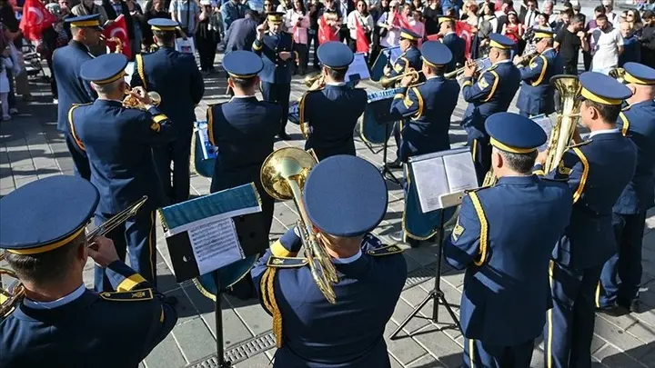 Askeri bando üç ilçede konser verecek